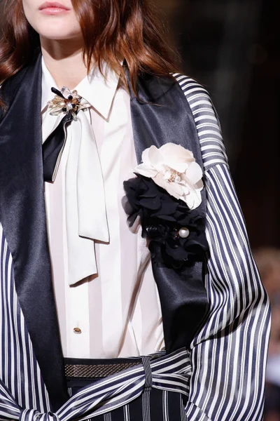 Look 44
